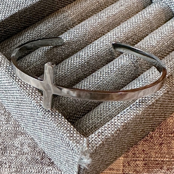 Hematite Over Stainless Cross Cuff Inspirational Quote Bracelet Philippians 4:13 - Picture 1 of 5